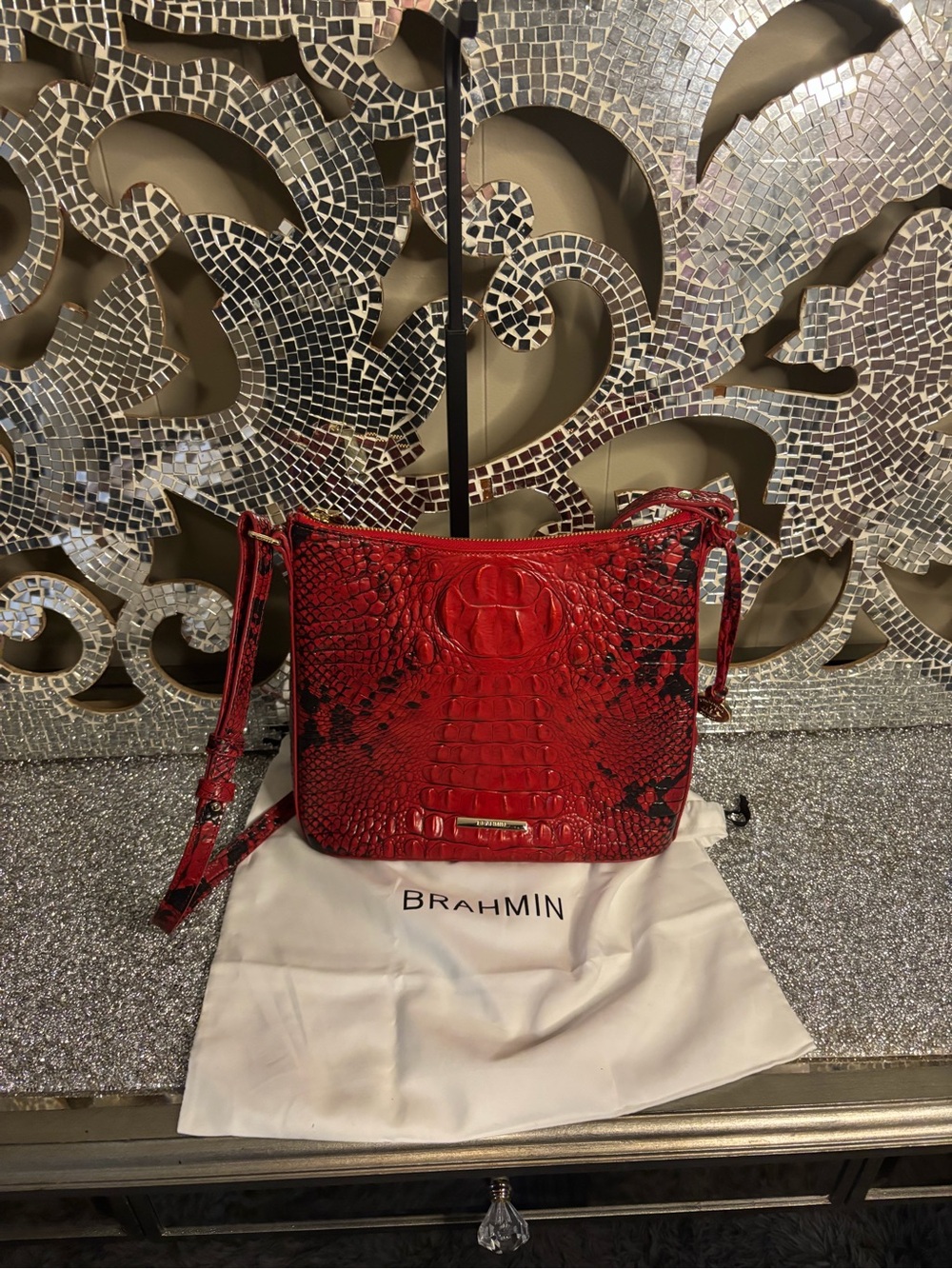 ⭐️Brahmin‎ Red Croc-Embossed Leather Crossbody Bag